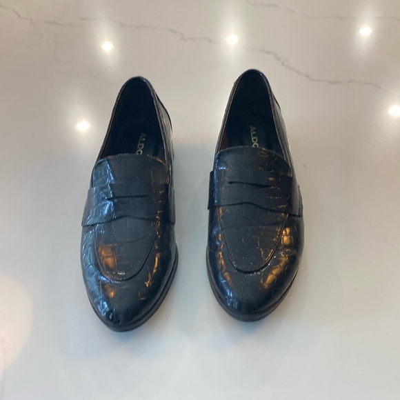 Aldo faux crocodile loafers. Size 9. Very good condition. - Picture 1 of 3